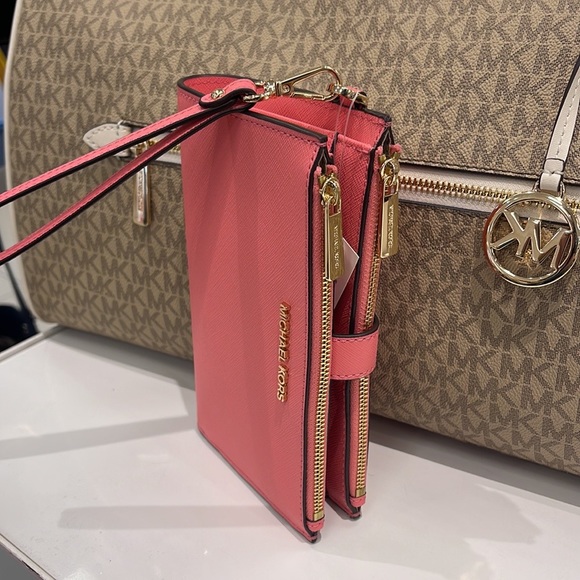 MICHAEL KORS LARGE DOUBLE ZIP WRISTLET WALLET PHONE CASE CLUTCH 
Tea Rose NWT - Picture 6 of 16